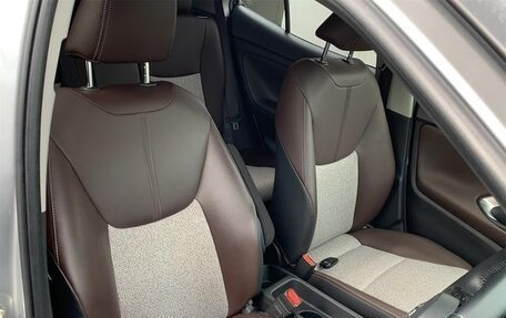 Toyota Yaris Cross, 2023 год, 1 560 000 рублей, 14 фотография