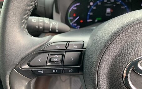 Toyota Yaris Cross, 2023 год, 1 560 000 рублей, 18 фотография