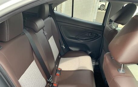 Toyota Yaris Cross, 2023 год, 1 560 000 рублей, 17 фотография