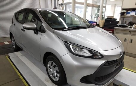 Toyota Aqua, 2023 год, 1 045 000 рублей, 2 фотография