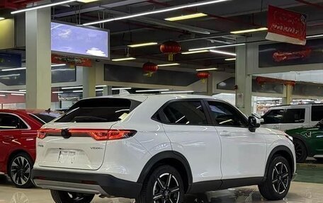 Honda Vezel, 2023 год, 2 100 000 рублей, 3 фотография