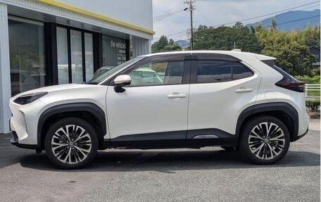 Toyota Yaris Cross, 2023 год, 1 535 000 рублей, 5 фотография