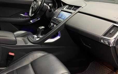 Jaguar E-Pace, 2018 год, 2 200 000 рублей, 16 фотография