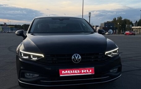 Volkswagen Passat B8 рестайлинг, 2021 год, 2 750 000 рублей, 1 фотография
