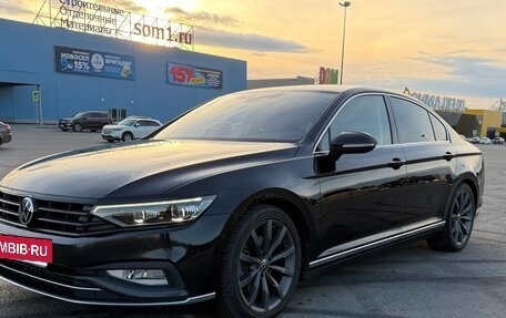 Volkswagen Passat B8 рестайлинг, 2021 год, 2 750 000 рублей, 3 фотография