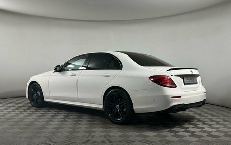 Mercedes-Benz E-Класс, 2019 год, 3 099 000 рублей, 6 фотография