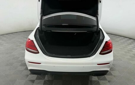 Mercedes-Benz E-Класс, 2019 год, 3 099 000 рублей, 8 фотография