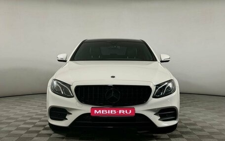 Mercedes-Benz E-Класс, 2019 год, 3 099 000 рублей, 2 фотография