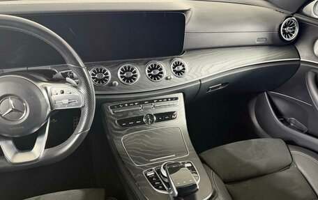 Mercedes-Benz E-Класс, 2019 год, 3 099 000 рублей, 25 фотография