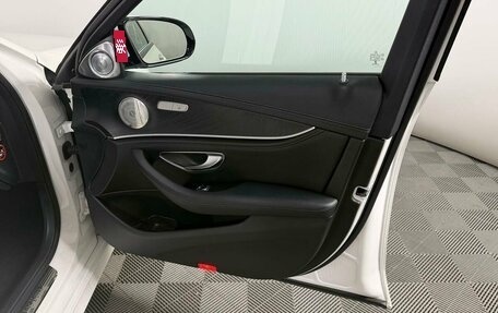 Mercedes-Benz E-Класс, 2019 год, 3 099 000 рублей, 22 фотография