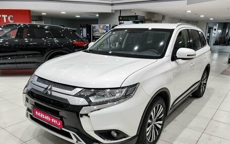 Mitsubishi Outlander III рестайлинг 3, 2019 год, 2 570 000 рублей, 5 фотография