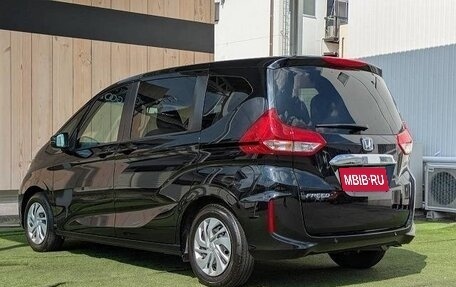 Honda Freed II, 2022 год, 1 300 000 рублей, 4 фотография