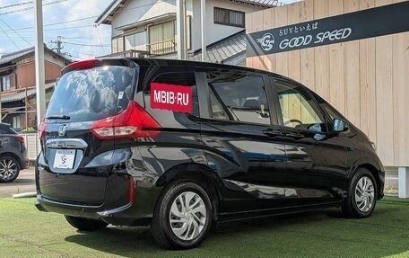 Honda Freed II, 2022 год, 1 300 000 рублей, 6 фотография