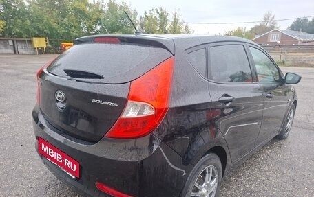 Hyundai Solaris II рестайлинг, 2015 год, 940 000 рублей, 2 фотография