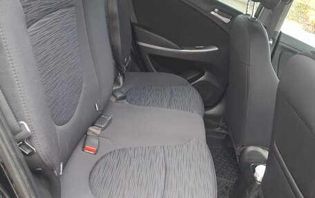 Hyundai Solaris II рестайлинг, 2015 год, 940 000 рублей, 19 фотография
