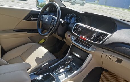 Honda Accord IX рестайлинг, 2013 год, 2 450 000 рублей, 23 фотография
