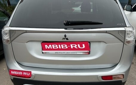 Mitsubishi Outlander III рестайлинг 3, 2014 год, 1 120 000 рублей, 2 фотография