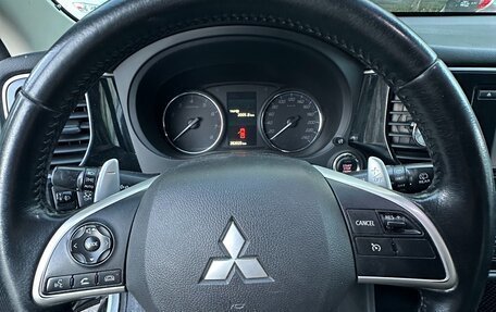 Mitsubishi Outlander III рестайлинг 3, 2014 год, 1 120 000 рублей, 8 фотография