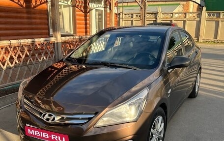 Hyundai Solaris II рестайлинг, 2015 год, 1 050 000 рублей, 8 фотография