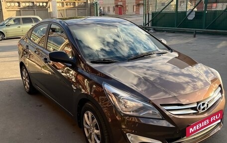 Hyundai Solaris II рестайлинг, 2015 год, 1 050 000 рублей, 3 фотография