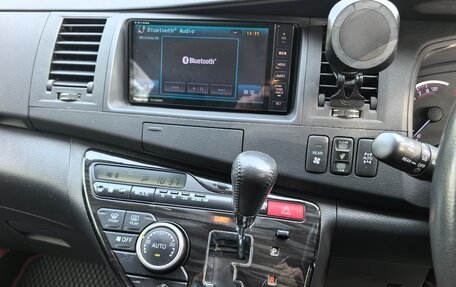 Toyota ISis I, 2012 год, 1 300 000 рублей, 16 фотография