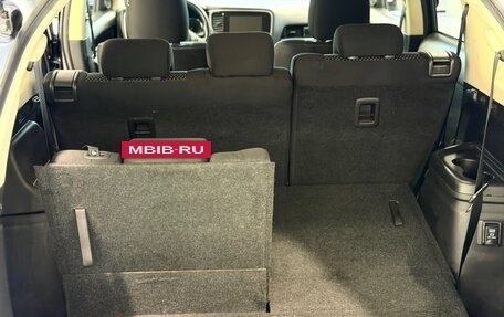 Mitsubishi Outlander III рестайлинг 3, 2020 год, 2 449 000 рублей, 13 фотография