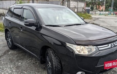 Mitsubishi Outlander III рестайлинг 3, 2012 год, 1 290 000 рублей, 2 фотография