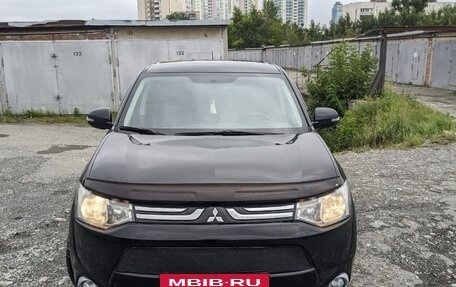 Mitsubishi Outlander III рестайлинг 3, 2012 год, 1 290 000 рублей, 3 фотография