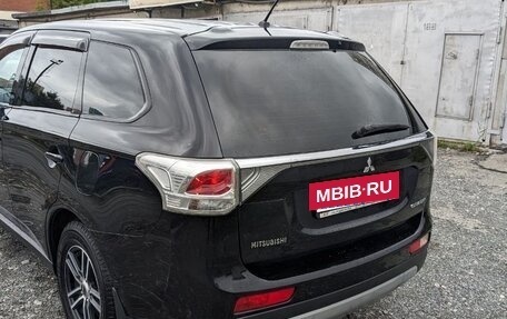 Mitsubishi Outlander III рестайлинг 3, 2012 год, 1 290 000 рублей, 7 фотография