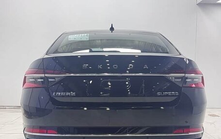 Skoda Superb III рестайлинг, 2023 год, 1 850 000 рублей, 3 фотография