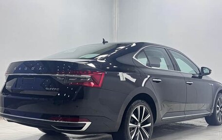 Skoda Superb III рестайлинг, 2023 год, 1 850 000 рублей, 4 фотография