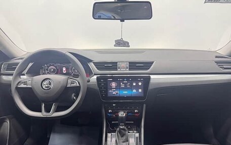 Skoda Superb III рестайлинг, 2023 год, 1 850 000 рублей, 10 фотография