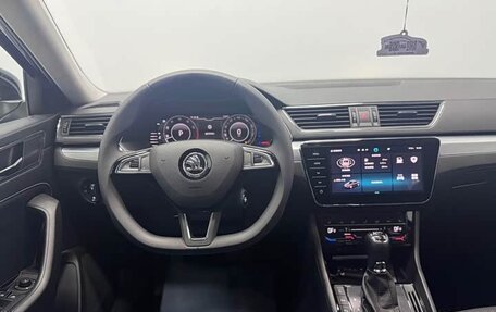Skoda Superb III рестайлинг, 2023 год, 1 850 000 рублей, 9 фотография