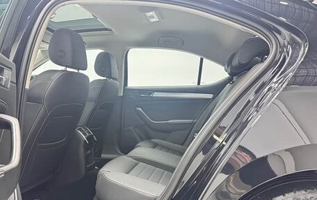 Skoda Superb III рестайлинг, 2023 год, 1 850 000 рублей, 13 фотография