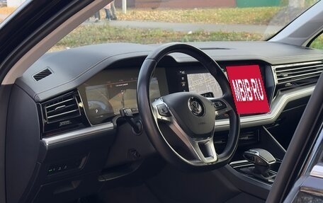 Volkswagen Touareg III, 2019 год, 5 450 000 рублей, 10 фотография