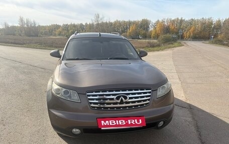 Infiniti FX I, 2004 год, 700 000 рублей, 5 фотография