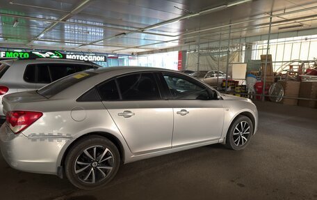 Chevrolet Cruze II, 2010 год, 520 000 рублей, 5 фотография
