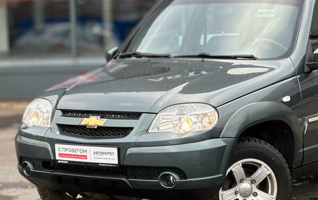 Chevrolet Niva I рестайлинг, 2017 год, 689 000 рублей, 2 фотография