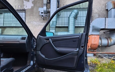 Mercedes-Benz C-Класс, 1998 год, 260 000 рублей, 6 фотография