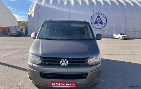 Volkswagen Caravelle T5, 2010 год, 1 300 000 рублей, 2 фотография