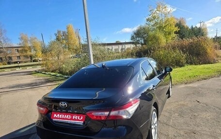 Toyota Camry, 2021 год, 2 300 000 рублей, 1 фотография