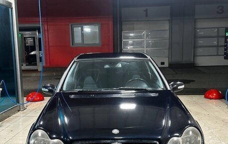 Mercedes-Benz C-Класс, 2005 год, 545 000 рублей, 1 фотография