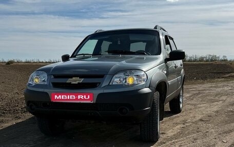 Chevrolet Niva I рестайлинг, 2018 год, 880 000 рублей, 10 фотография