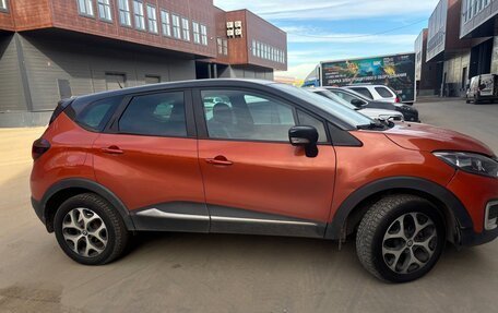 Renault Kaptur I рестайлинг, 2017 год, 1 100 000 рублей, 2 фотография