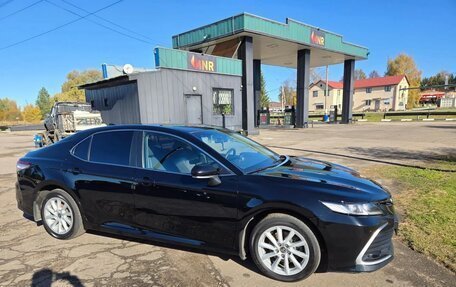 Toyota Camry, 2021 год, 2 300 000 рублей, 4 фотография