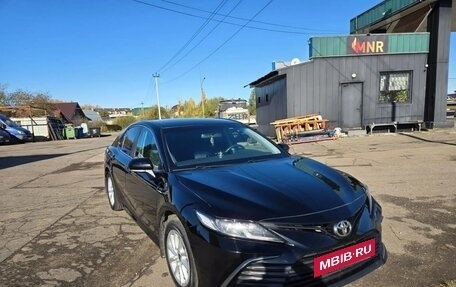 Toyota Camry, 2021 год, 2 300 000 рублей, 5 фотография
