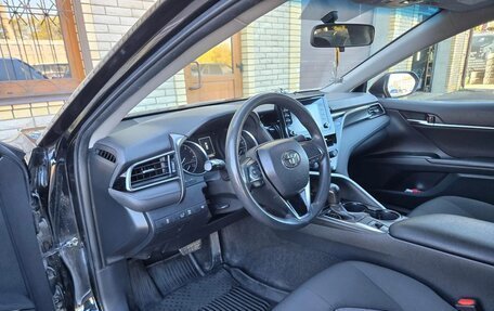 Toyota Camry, 2021 год, 2 300 000 рублей, 8 фотография