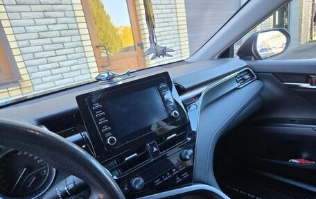 Toyota Camry, 2021 год, 2 300 000 рублей, 16 фотография