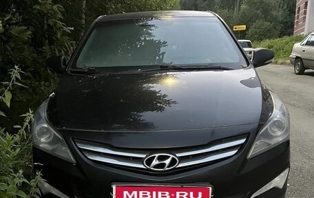 Hyundai Solaris II рестайлинг, 2015 год, 440 000 рублей, 1 фотография