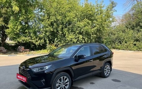 Toyota RAV4, 2020 год, 4 770 000 рублей, 2 фотография